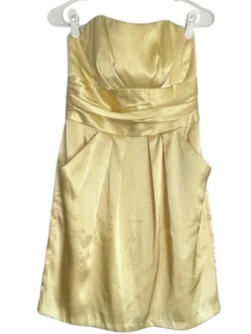 Yellow Pleated Strapless Sheath Dress👩